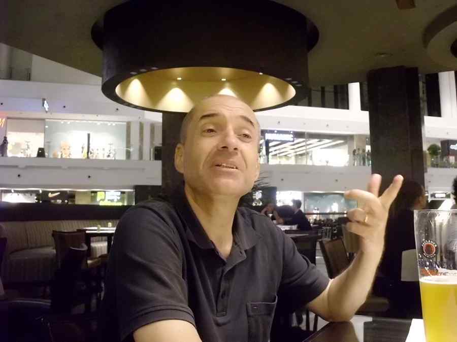Cetățeanul turmentat, ras, tuns, frezat – SF politic