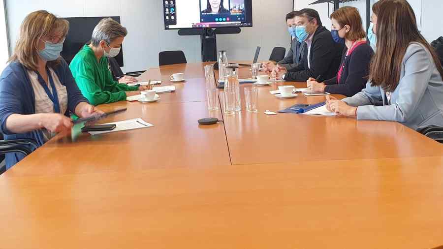 România n-are gata actele pentru UE. Banii mai așteaptă