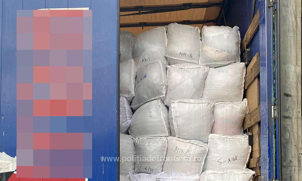 Alte gunoaie oprite la graniță