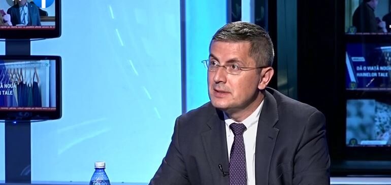 Dan Barna sau „laudă-mă gură“