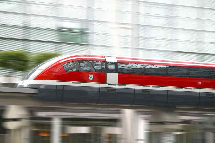 Chinezii au realizat cel mai rapid tren din lume