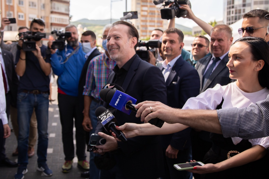 „Echipa câştigătoare” şi-a mărit rândurile