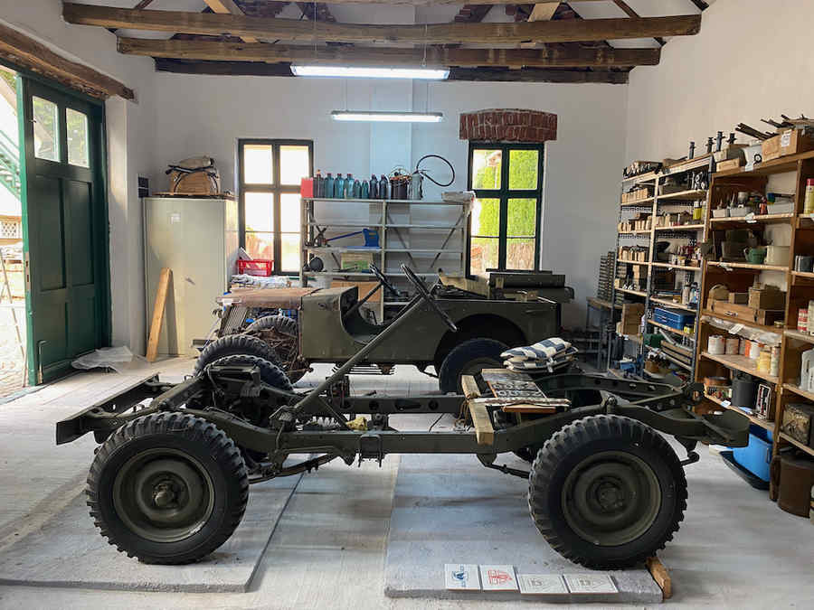 Inedit: Puteți vizita Atelierul auto al Regelui Mihai