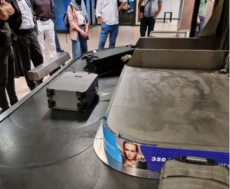 Aglomeraţie pe aeroport din cauza certificatului verde