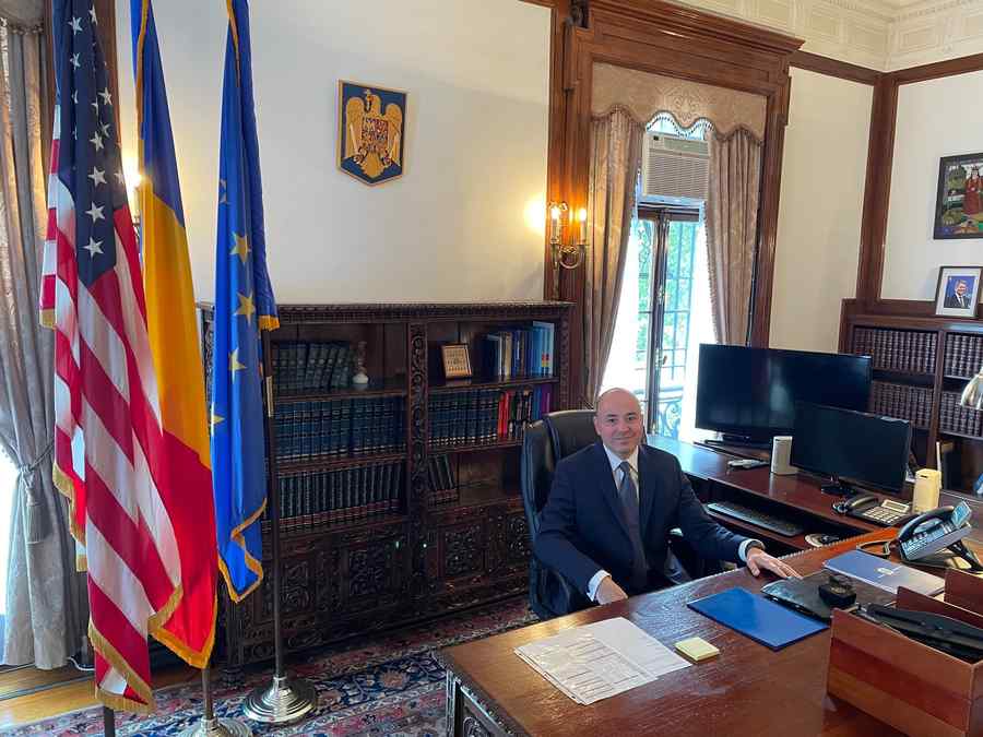 Habemus ambasador la Washington și o șapcă nou-nouță de la Joe Biden?!