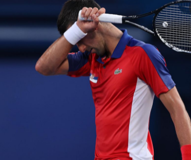 Cum e să greșești și totuși să câștigi… Ăsta-i Djokovic!