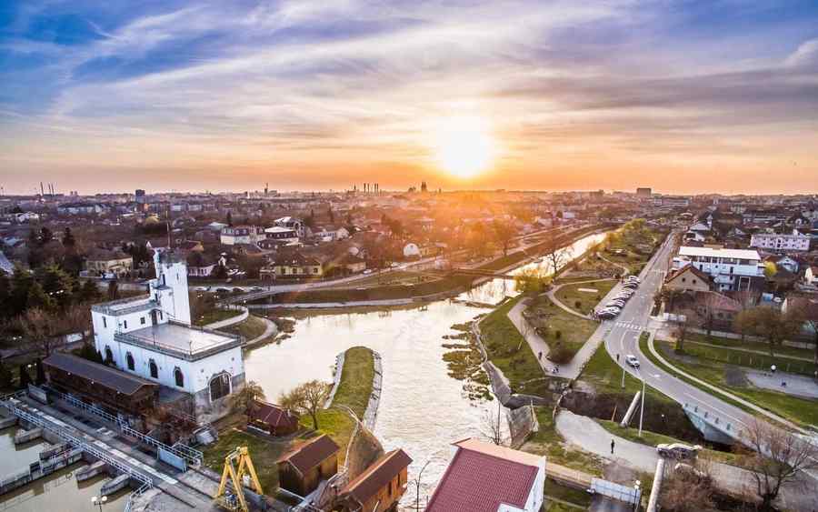 Primăria Timișoarei, dată în judecată de angajați