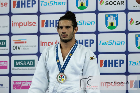 Un fost campion mondial a devenit român