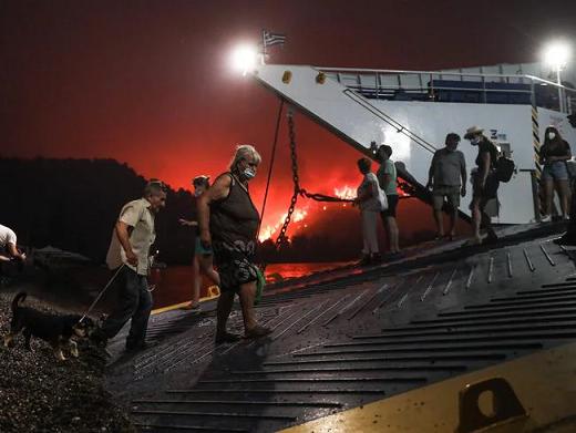 A șasea zi de incendii  devastatoare în Grecia