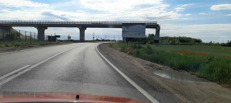 Drumuri, poduri și faleze