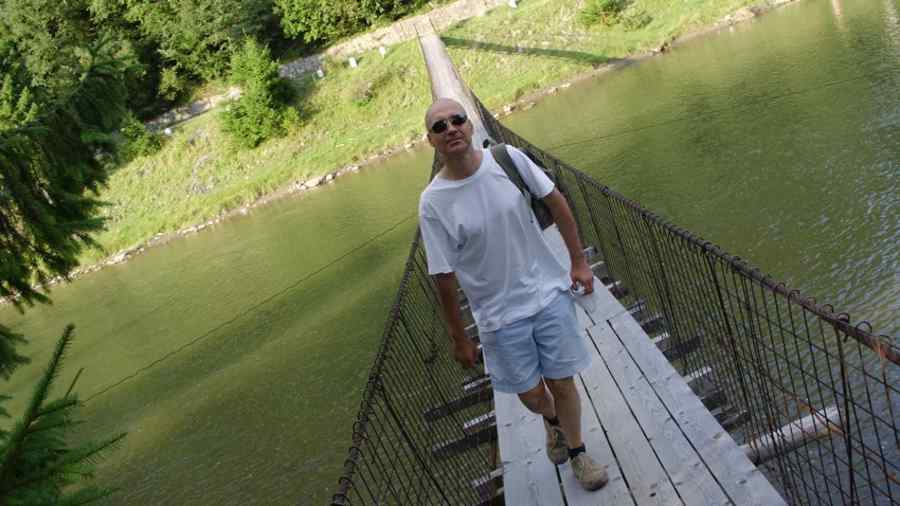 1985: Singur împotriva Serviciilor Secrete Est-Germane- SF politic