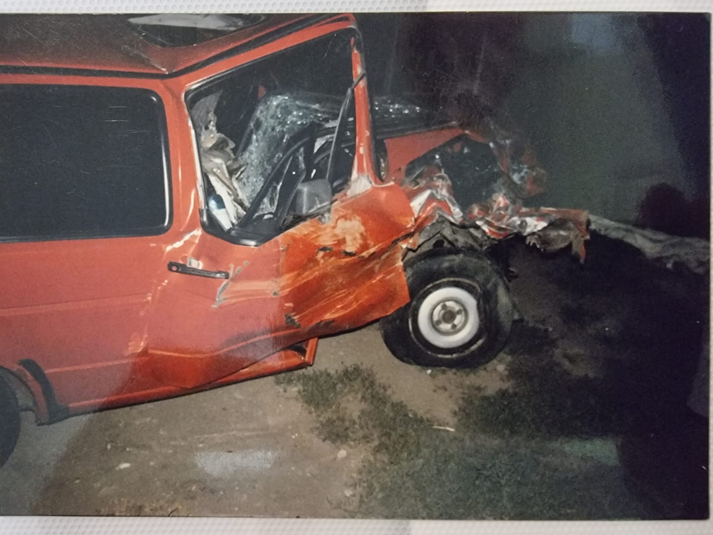 Emanuel Ungureanu a scos poza: „Cum era să ne omoare un Câțu acum 17 ani?”