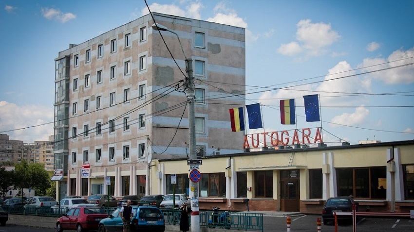 Autogara – SF politic