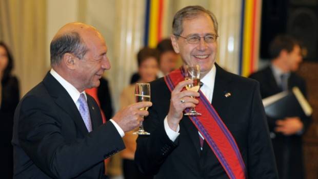 Ambasadorul statului paralel (II)