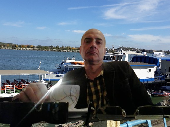 Gara fluvială – SF politic