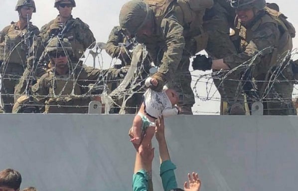 „Marea Manipulare”