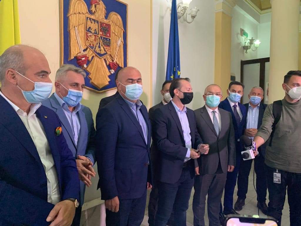 Bolojan refuză „soluția viabilă” a USR PLUS