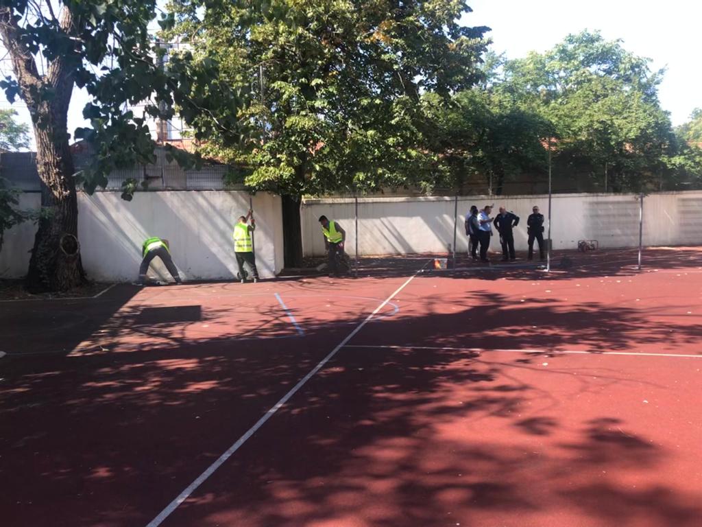Liceu lăsat fără o parte din calea de acces