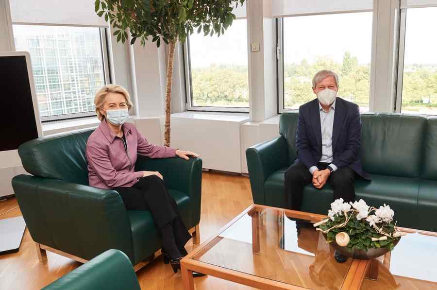 Ce se aude la Comisia Europeană despre balamucul din România