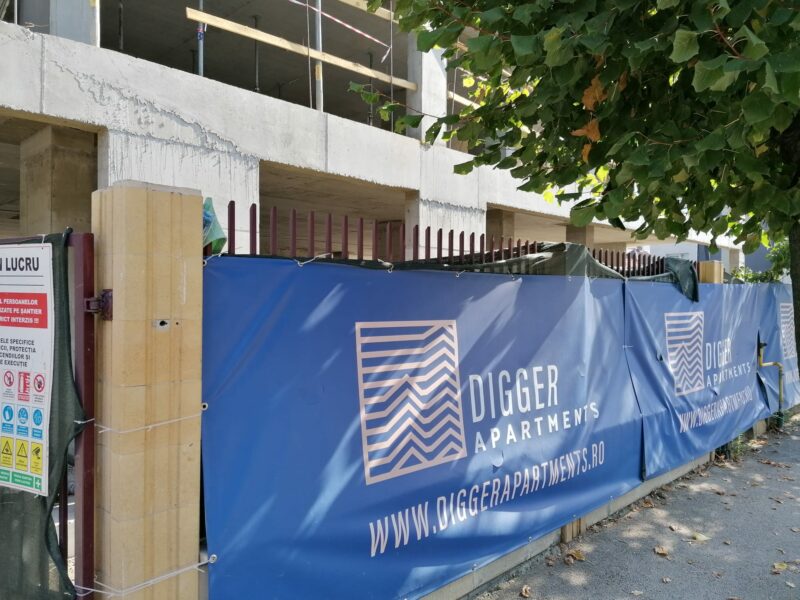 Cameramanul lui Emil Boc, bloc de 6 etaje 