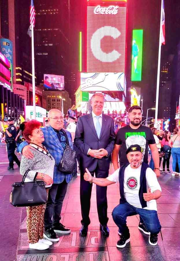 Viral! Fotografie cu Iohannis și maneliști la New York