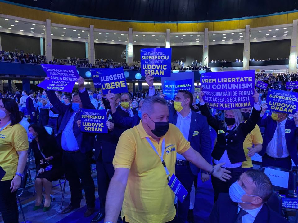 PNL, negocieri cu ALDE pentru fuziune