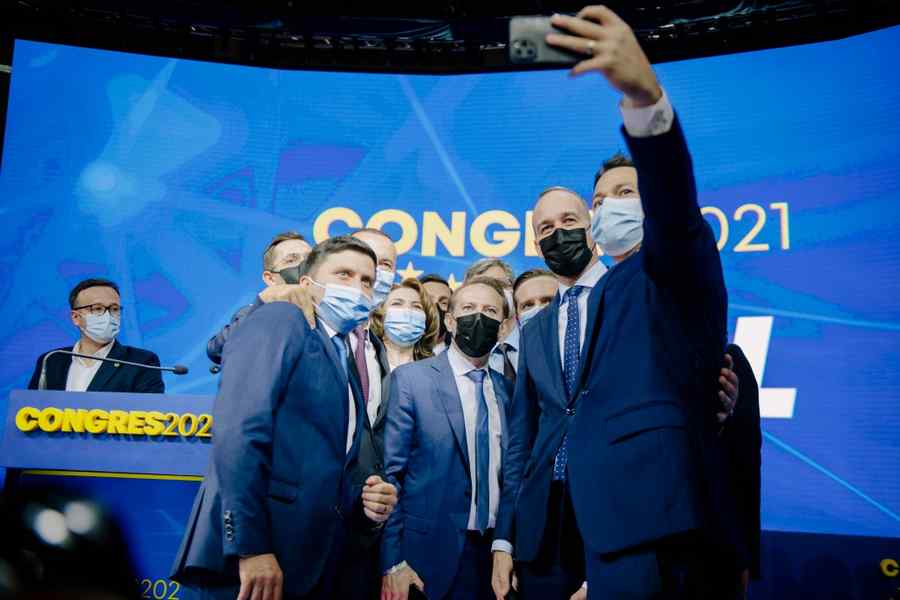 Ce avem noi aici? Cîțu s-ar pune la masă cu PSD