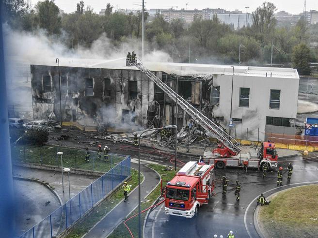 MAE confirmă decesul a 7 români în accidentul aviatic de la Milano