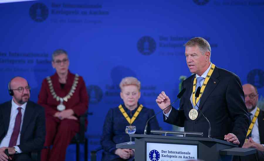 Premiul „Carol cel Mare” pentru „Operațiunea Sparanghelul”?