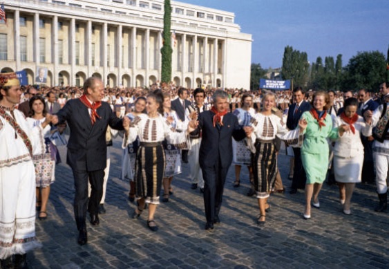 Cuvînt despre multiplele crize ale României contemporane