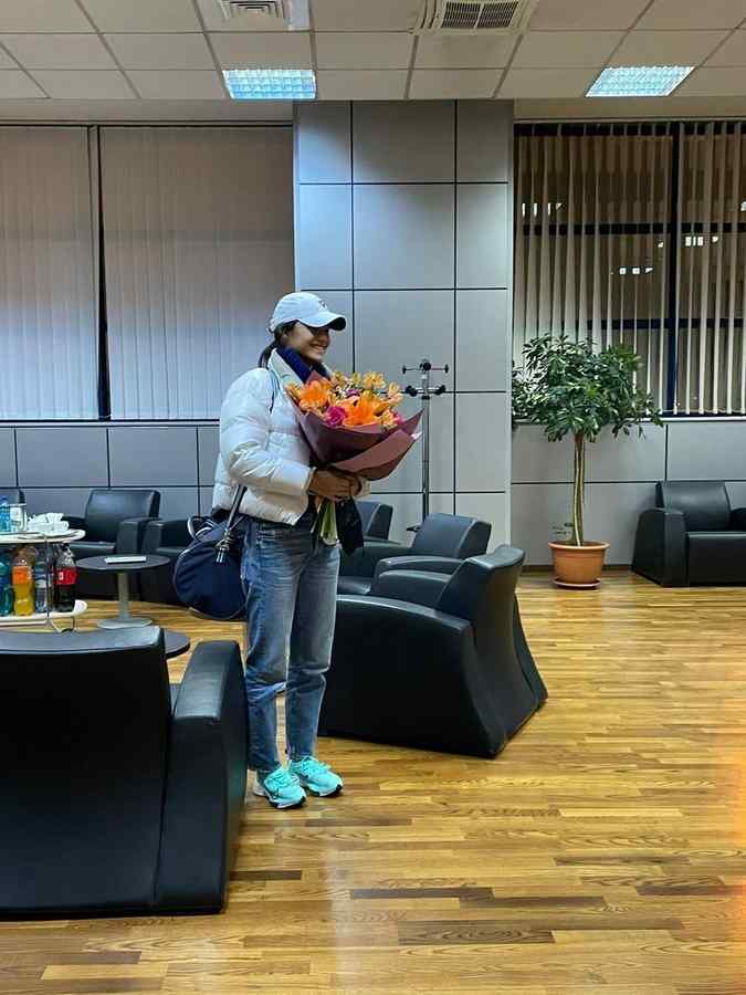 (FOTO) Cu cine a venit Emma Răducanu în România. Primele imagini