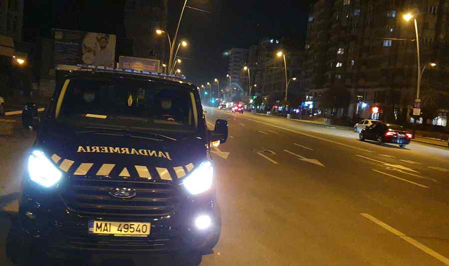 Urmărită național, prinsă pentru că nu avea mască