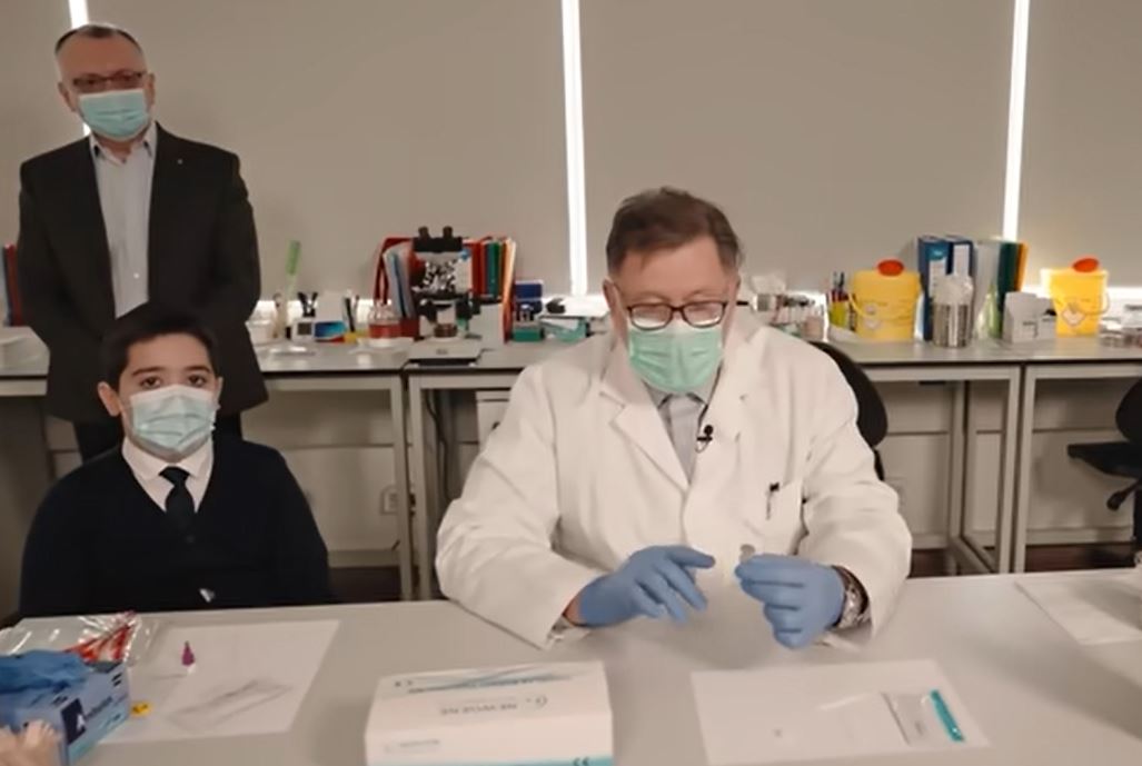 Cele 30 de ore care au declanșat criza testelor COVID în școli