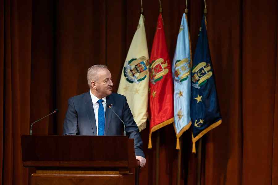 Misiunea lui Dîncu – la vremuri noi, „năravuri” vechi