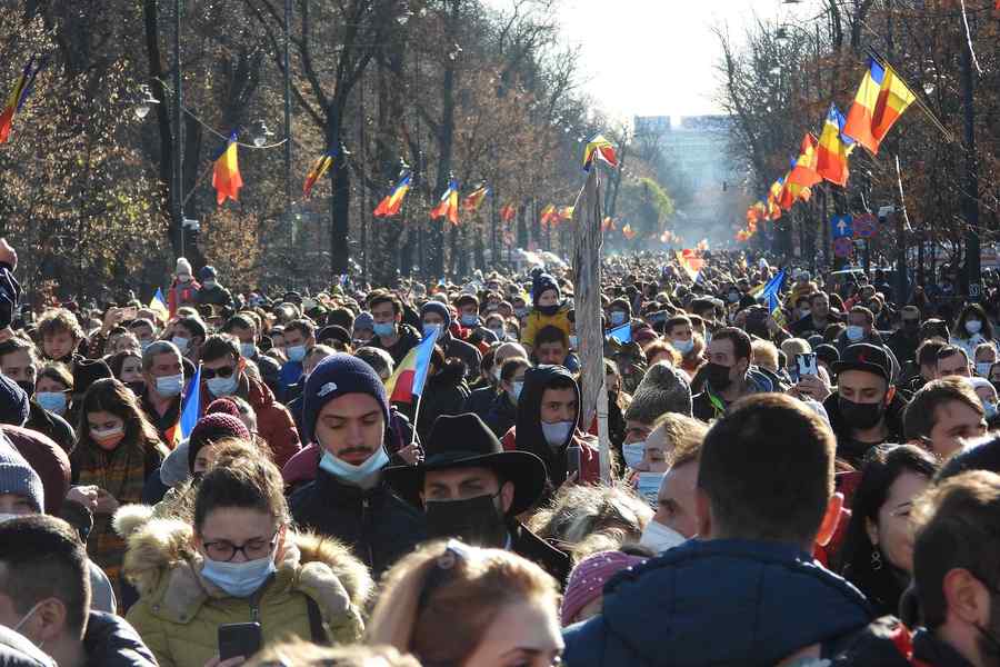 (GALERIE FOTO) Ce n-ați văzut la TV la parada militară