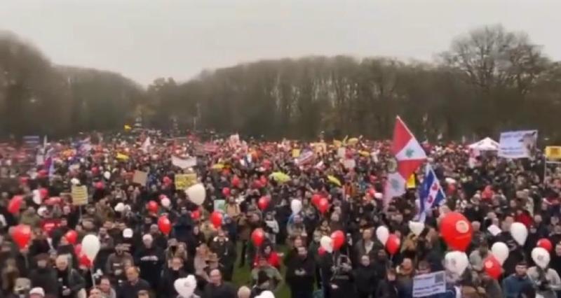 (VIDEO) Proteste masive în Austria, Olanda, Serbia