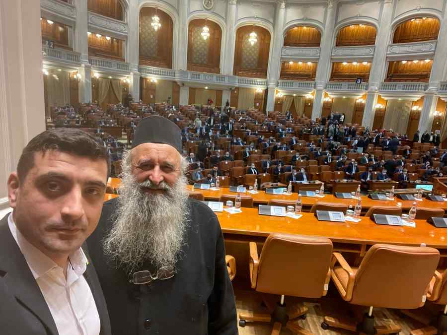 Scoțând „dracii” din Parlament