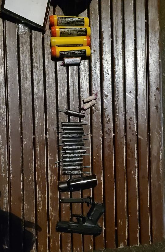 Pistol și petarde, la meciul FCSB și Rapid