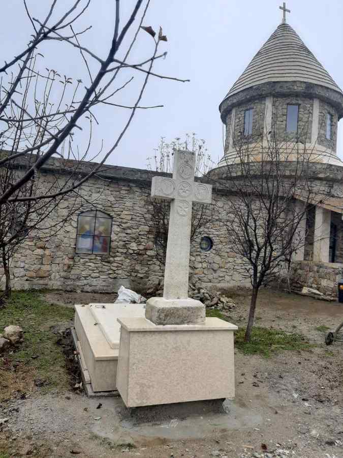 O candelă la căpătâiul unei prietenii