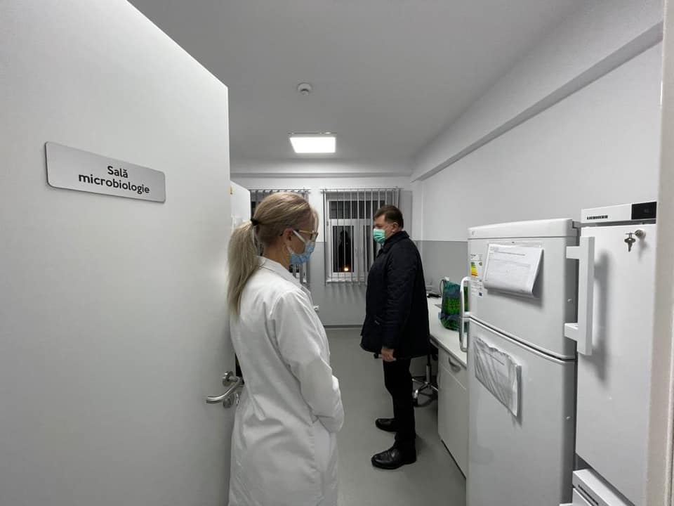 Virusolog român din SUA îl ia de guler pe Rafila: „Chiar nu vă e rușine?”