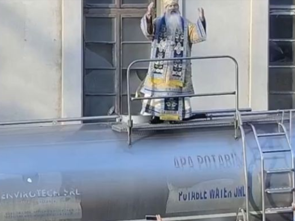 (VIDEO) ÎPS Teodosie a dat cu capul în butoi