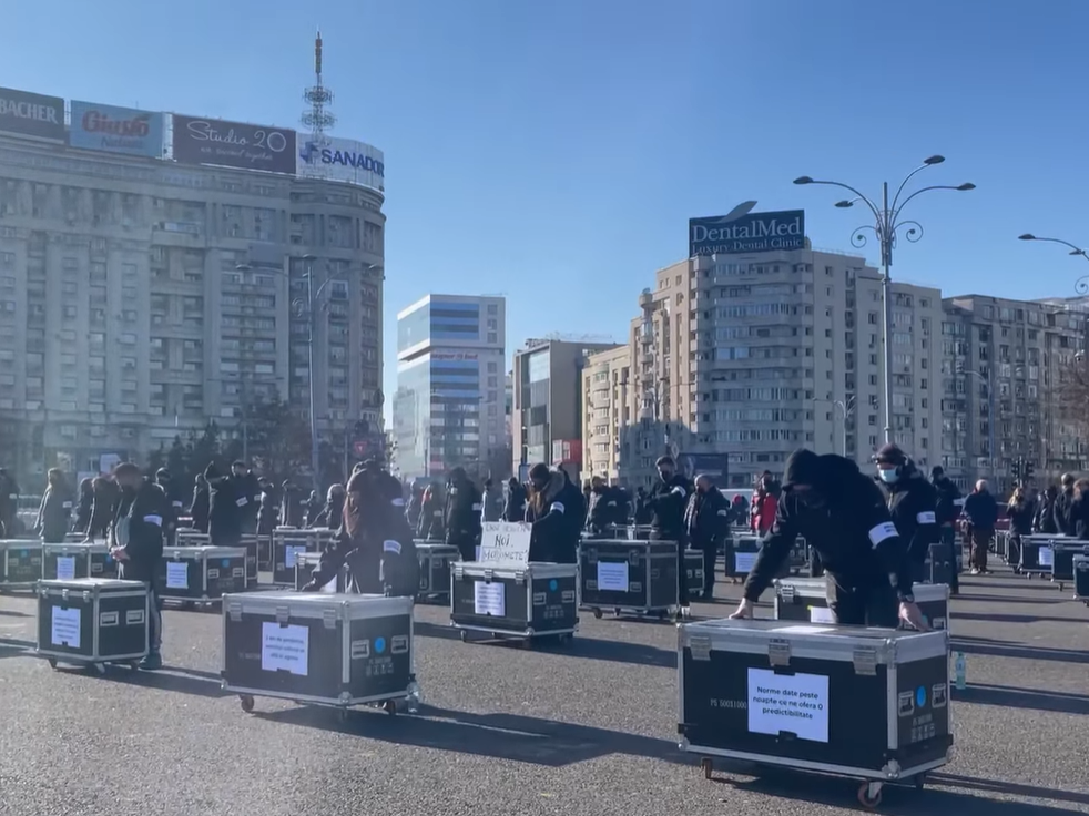 (VIDEO) Protest la Guvern: Nu suntem invizibili