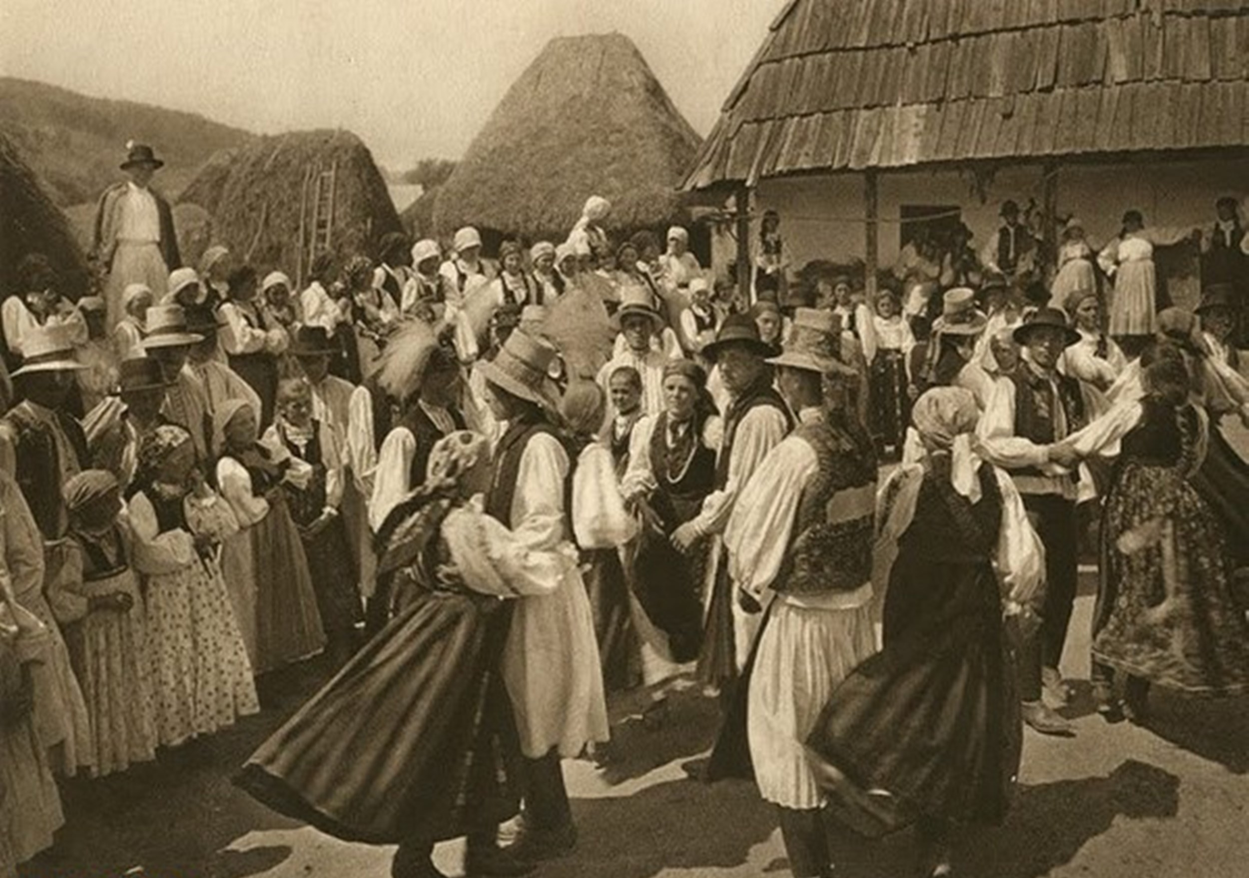 Un sfert de secol, în pace și veselie