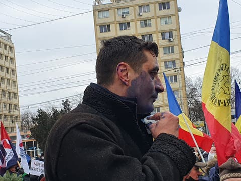 (VIDEO) George Simion, atacat cu cerneală la Iaşi