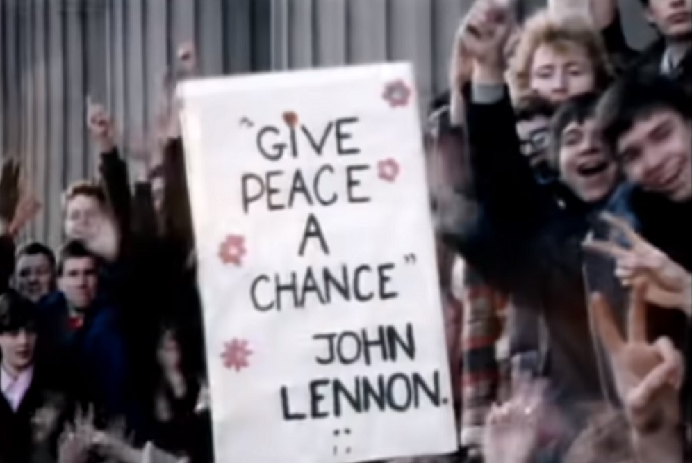 Nimeni nu mai vrea pace? Toată lumea vrea război?