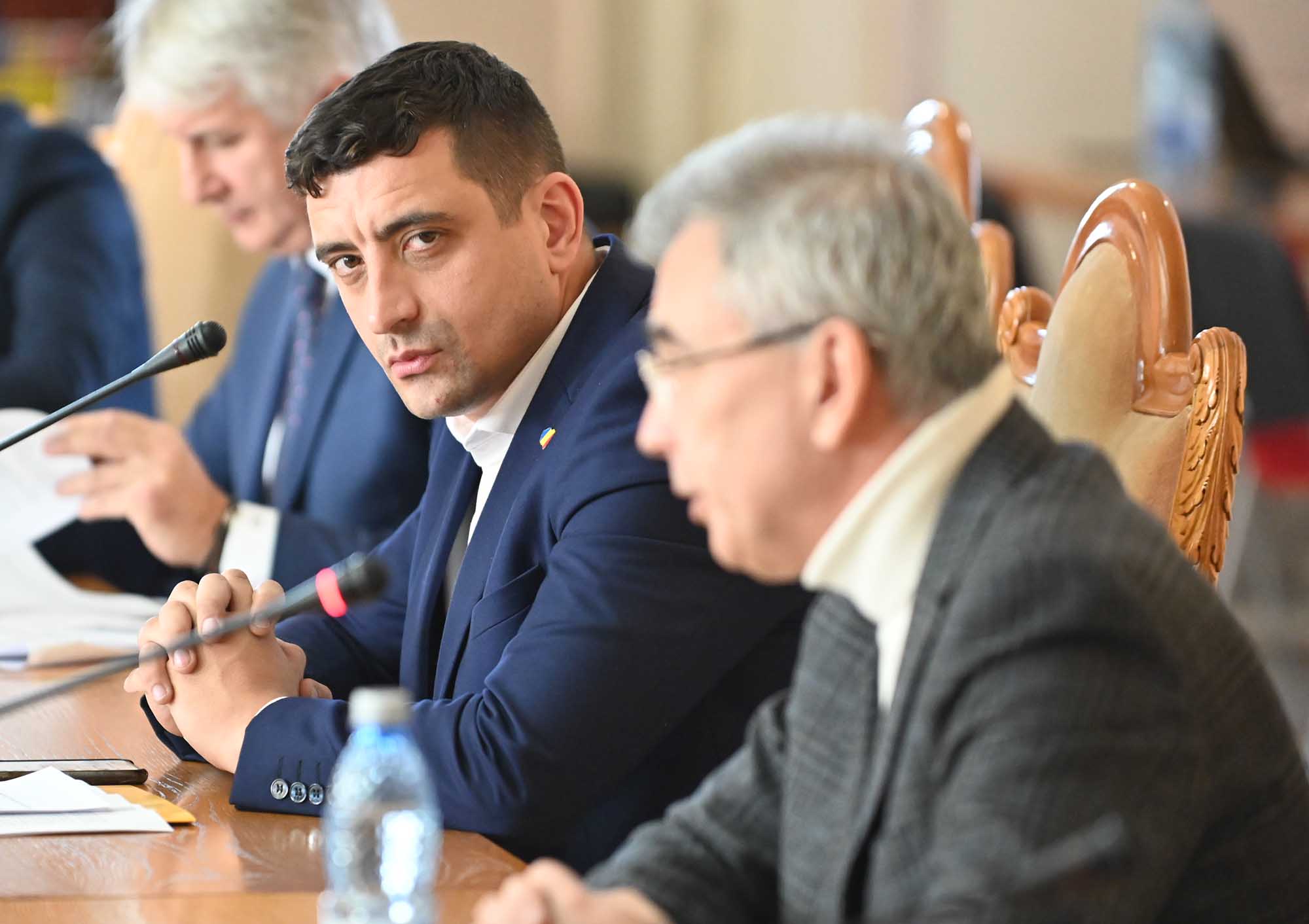 AUR cere o comisie pentru activitatea OMV