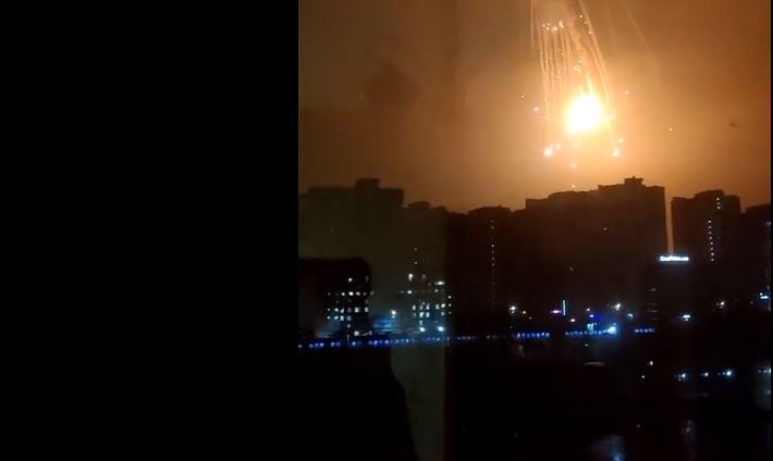 Nu ieșiți din case!