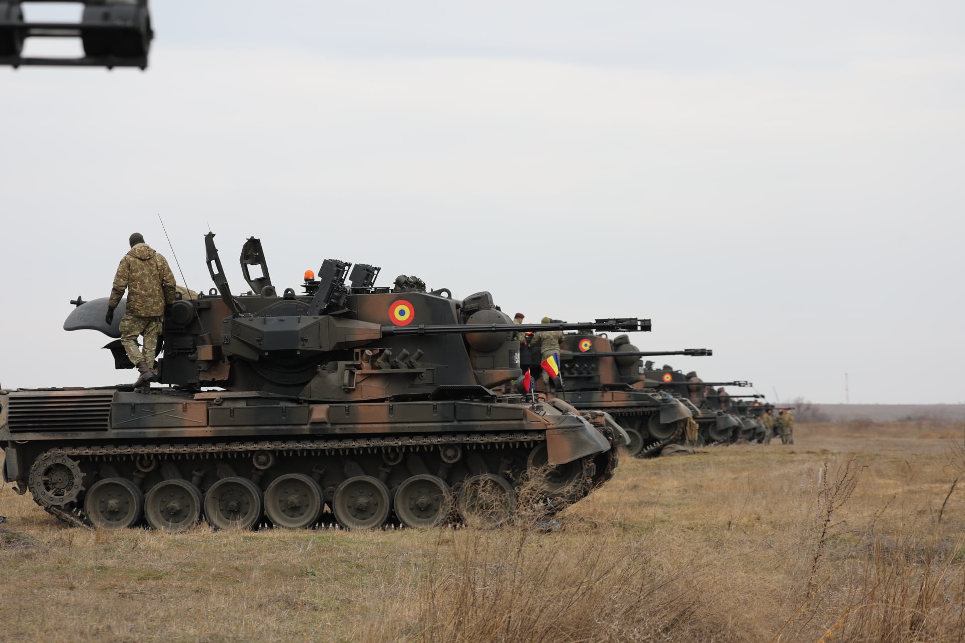 Vă apăra armata română Republica Moldova?