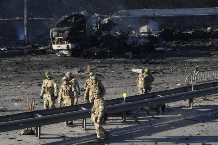 Tristul drum al speranțelor de pace către realitatea războiului