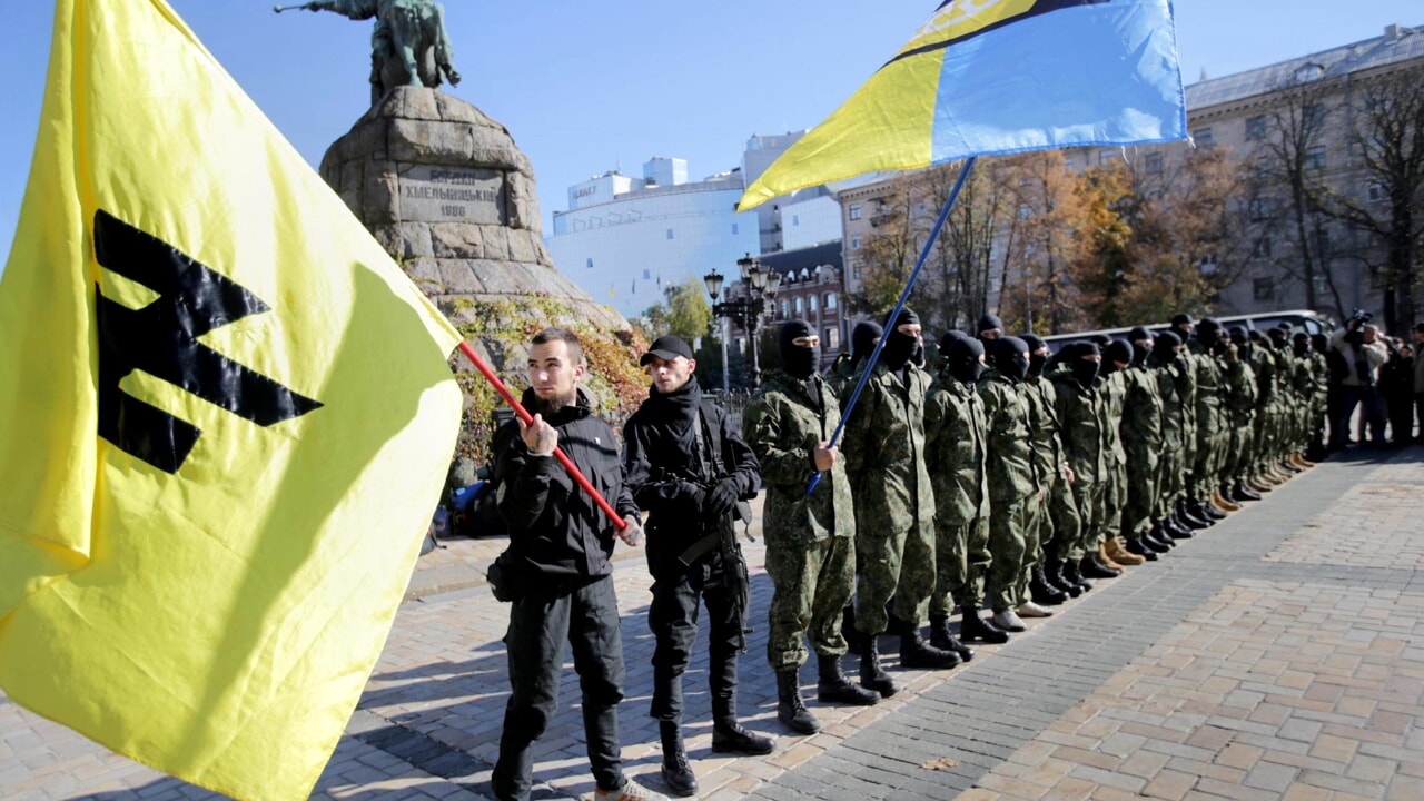 Ποιοι είναι οι «Ουκρανοί Ναζί» που θέλει να εξαλείψει ο Πούτιν;